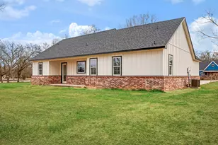 535 E Fairview St, Blossom, TX 75416 - Photo 20