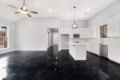 535 E Fairview St, Blossom, TX 75416 - Photo 10