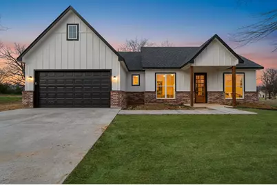 535 E Fairview St, Blossom, TX 75416 - Photo 1