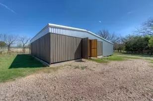 6101 Cr 208, Lampasas, TX 76550 - Photo 18