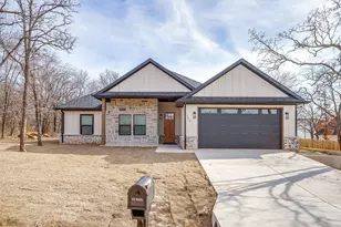 725 Haynie Dr, Runaway Bay, TX 76426 - Photo 2