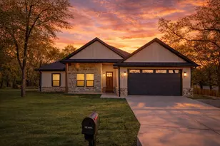 725 Haynie Dr, Runaway Bay, TX 76426 - Photo 6