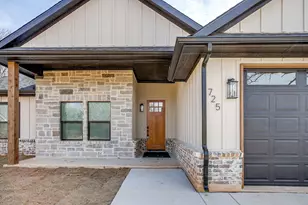 725 Haynie Dr, Runaway Bay, TX 76426 - Photo 6