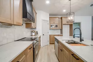 725 Haynie Dr, Runaway Bay, TX 76426 - Photo 20