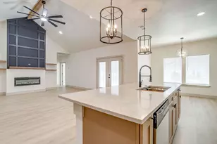 725 Haynie Dr, Runaway Bay, TX 76426 - Photo 18