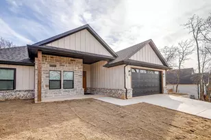 725 Haynie Dr, Runaway Bay, TX 76426 - Photo 4