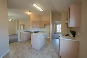 1724 Gentry St, Lancaster, TX 75134 - Photo 4