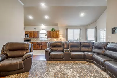 729 W Bend Boulevard, Burleson, TX 76028 - Photo 14