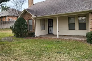 1905 Libby Ln, Grand Prairie, TX 75050 - Photo 20