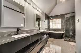 4547 Buckingham Dr, Grand Prairie, TX 75052 - Photo 4