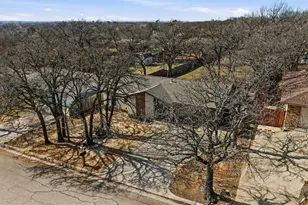 7017 Crabtree Ln, North Richland Hills, TX 76182 - Photo 32