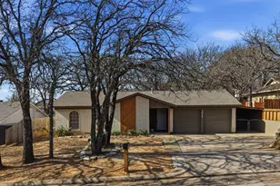 7017 Crabtree Ln, North Richland Hills, TX 76182 - Photo 2