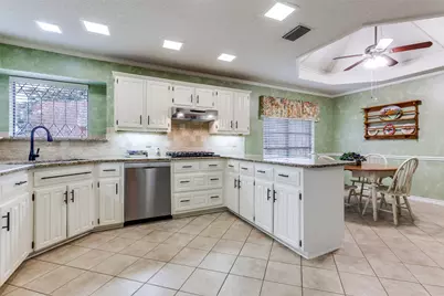 2313 Diamond Oaks Drive, Garland, TX 75044 - Photo 10