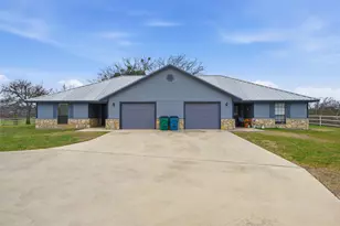710 Erath St, Meridian, TX 76665 - Photo 2