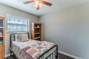 708 N Stewart St, Azle, TX 76020 - Photo 18