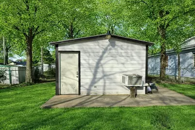 625 E Acheson Street, Denison, TX 75021 - Photo 2