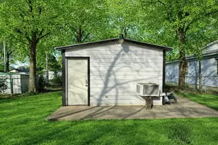 625 E Acheson St, Denison, TX 75021 - Photo 2