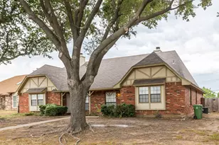 7829 Cardinal Ct, North Richland Hills, TX 76180 - Photo 2