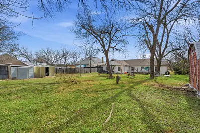 1109 E McLennan Avenue, Mart, TX 76664 - Photo 16
