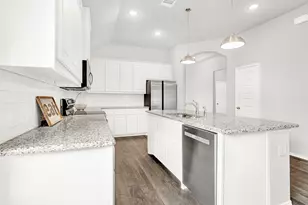 208 Rosemary Dr, Azle, TX 76020 - Photo 4