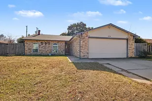 820 Levelland Dr, Arlington, TX 76017 - Photo 1