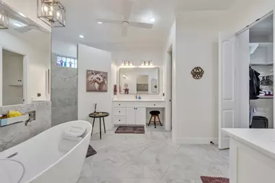 2400 Vineyard Drive, Granbury, TX 76048 - Photo 16