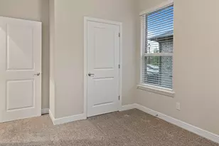 1921 Cherokee Ln, Cleburne, TX 76033 - Photo 22