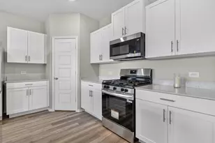 1921 Cherokee Ln, Cleburne, TX 76033 - Photo 2