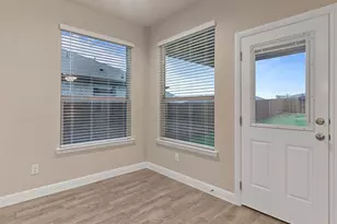 1921 Cherokee Ln, Cleburne, TX 76033 - Photo 8