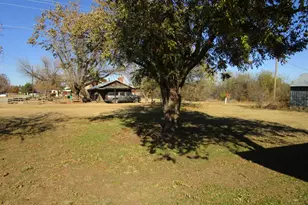602 E Texas St, Crowell, TX 79227 - Photo 8