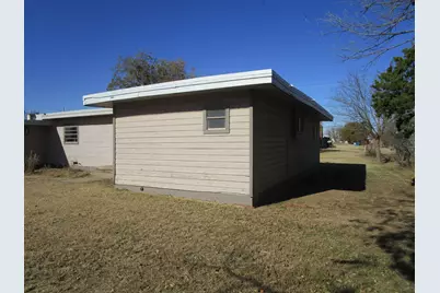 602 E Texas Street, Crowell, TX 79227 - Photo 2