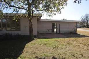 602 E Texas St, Crowell, TX 79227 - Photo 10