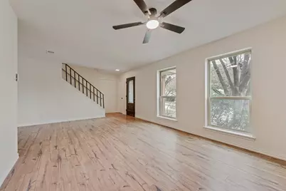 2736 E Wentwood Drive, Carrollton, TX 75007 - Photo 10