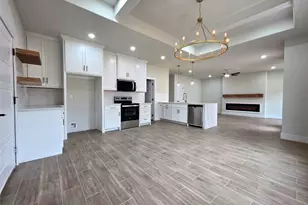 2507 Lakeridge Dr, Granbury, TX 76048 - Photo 2