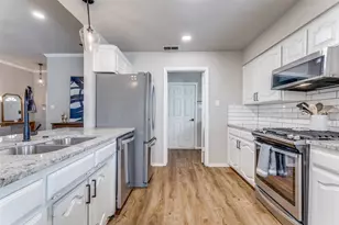 1048 Roundrock Dr, Saginaw, TX 76179 - Photo 10