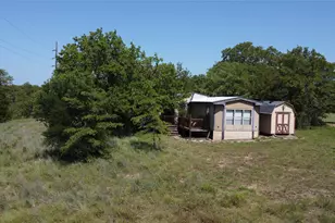194 Lakeview, Sunset, TX 76270 - Photo 8