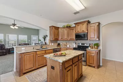 6806 Bear Lane, Greenville, TX 75402 - Photo 4