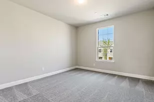 625 Hutchinson Ln, Lewisville, TX 75077 - Photo 10