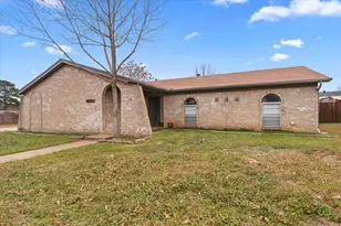 7636 Castillo Rd, Fort Worth, TX 76112 - Photo 4
