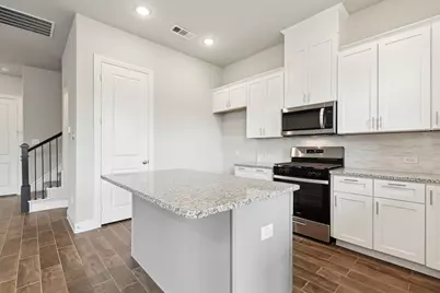 548 Hutchinson Lane, Lewisville, TX 75077 - Photo 4