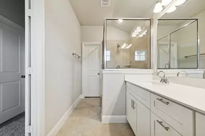 548 Hutchinson Lane, Lewisville, TX 75077 - Photo 10