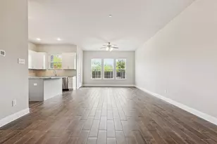 548 Hutchinson Ln, Lewisville, TX 75077 - Photo 6