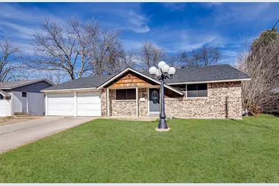 304 Sundown Court, Burleson, TX 76028 - Photo 2