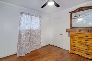 304 Sundown Ct, Burleson, TX 76028 - Photo 16