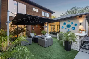 9733 Mixon Dr, Dallas, TX 75220 - Photo 8