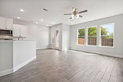 552 Hutchinson Lane, Lewisville, TX 75077 - Photo 4