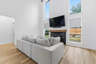 919 Waterford Way, Euless, TX 76039 - Photo 8