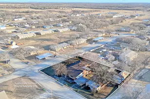 200 Louise St, Nocona, TX 76255 - Photo 20