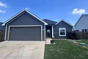 5416 Belaire Cir, Granbury, TX 76048 - Photo 1