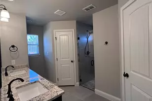 5416 Belaire Cir, Granbury, TX 76048 - Photo 14